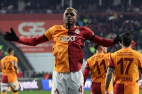 real-madride-giderse-sasirmam-osimhenin-bonservisi-papatya-falina-dondu-parayi-bulsalar-da-yeterli-olmayacak-ZRA6j2dH.jpg