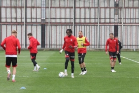 samsunspor-antalyaspor-macina-hazirlaniyor-Vdg49zu9.jpg