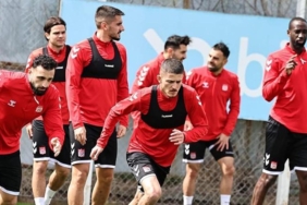 sivasspor-caykur-rizespor-macinin-hazirliklarina-devam-etti-WOMIbeVx.jpg