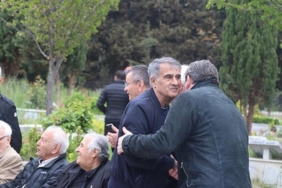 trabzonspor-onursal-baskani-mehmet-ali-yilmaz-kabri-basinda-anildi-gPif2VAu.jpg