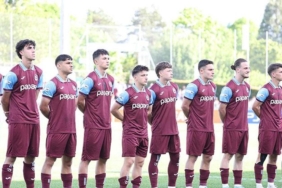 trabzonspor-u-19-ayakta-alkislandi-kORPhHYu.jpg