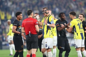 trioda-fenerbahce-kayserispor-macinin-tartismali-pozisyonlari-degerlendirildi-gollerden-once-faul-suphesi-verilen-ve-t2XWEPGP.jpg