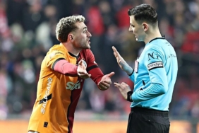 trioda-samsunspor-galatasaray-macinin-tartismali-pozisyonlari-degerlendirildi-iptal-olan-gol-penalti-beklenen-anlar-ihgZhHxd.jpg
