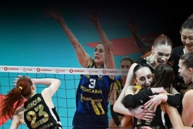vakifbank-fenerbahce-medicanayi-devirip-seride-1-0-one-gecti-vakifbank-fenerbahce-mac-sonucu-dZM9OpGH.jpg