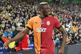 victor-osimhen-kariyer-sezonunu-yakalamaya-cok-yakin-2CewKU6B.jpg