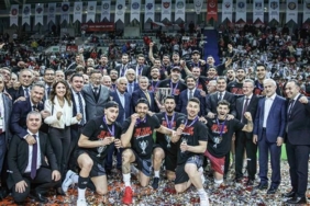 ziraat-bankkartta-basantrenor-mustafa-kavaz-ilki-basardi-BWmJDJXF.jpg