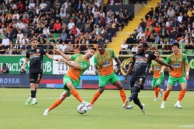 alanyaspordan-kritik-puan-2-gol-var-kazanan-yok-kayserisporun-bilegi-bukulmuyor-alanyaspor-1-1-kayserispor-a8pXGy23.jpg