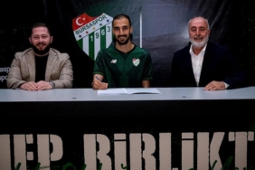 alperen-babacan-bursaspora-imzayi-atti-DHc7xThx.jpg