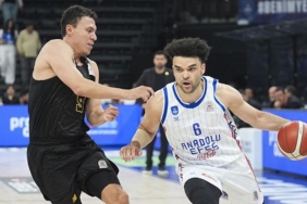 anadolu-efes-evinde-rahat-kazandi-seride-one-gecti-eqmGMXYF.jpg