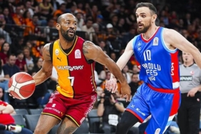 anadolu-efesten-galatasaraya-buyuk-fark-anadolu-efes-galatasaray-87-53-ruOCOHbe.jpg