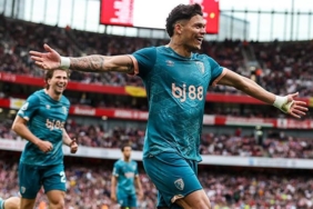 arsenal-evinde-bournemoutha-yenildi-QVFReCfs.jpg