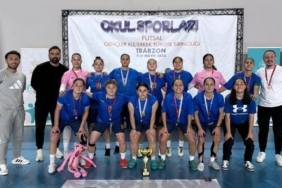 asiye-agaoglu-anadolu-lisesi-kiz-futsal-takimi-dunya-kupasi-yolcusu-rxXAkh7Q.jpg