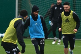 besiktasa-fenerbahce-derbisi-oncesi-mujde-antrenmana-katildi-qk8uQjKc.jpg