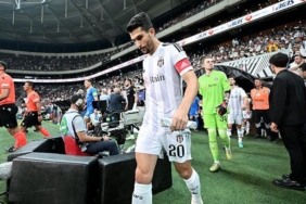 besiktasin-tecrubeli-futbolcusu-necip-uysal-geri-dondu-P6L4azN3.jpg