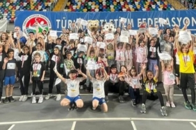 cocuklar-atakoyde-atletizmle-bulustu-sporla-dolu-bir-gun-VtyfaKha.jpg