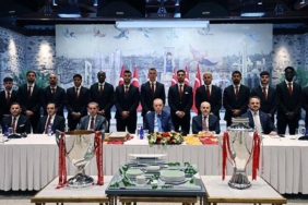 cumhurbaskani-erdogan-galatasarayi-kabul-etti-GdkkeDua.jpg