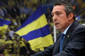 fenerbahce-taraftarindan-galatasaray-derbisinde-ali-koc-istifa-sesleri-anons-da-vazgecirmedi-PSvjCwP2.jpg