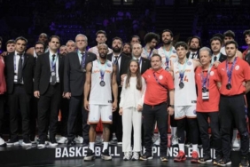 galatasaray-erkek-basketbol-takimi-yurda-dondu-sngvYAFd.jpg