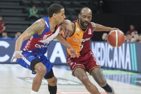galatasaray-evinde-kazandi-adini-play-offa-yazdirdi-FIE5yKBA.jpg