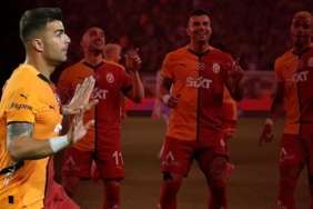 galatasarayda-abdulkerim-bardakci-kilidi-acti-dansini-yapti-trabzonspora-karsi-sahneye-cikti-eSfIGzIP.jpg