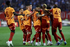 galatasarayin-yildizlari-fark-yaratiyor-devler-milli-oyuncunun-pesinde-VYMS7lau.jpg