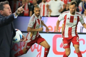 haftanin-acilisinda-antalyaspor-hata-yapmadi-konyasporu-tek-golle-gecti-antalyaspor-konyaspor-mac-SKNEfEXQ.jpg