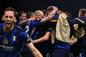 hakan-calhanoglu-rekor-kirdi-inter-finale-yukseldi-inter-barcelona-mac-sonucu-4-3-CgBRsVVO.jpg
