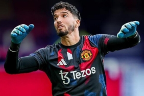 manchester-united-west-ham-maci-sonrasi-ingilizlerden-altay-bayindir-icin-olay-sozler-sozde-savunma-kalkani-CmiFA77E.jpg
