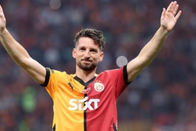 mertens-galatasaraydan-5-kupayla-ayrildi-EQfJaaNQ.jpg