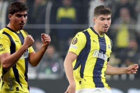 mourinhonun-prensi-yusuf-akciceke-resmi-transfer-teklifi-fenerbahce-cevap-verdi-uBqJbBzv.jpg