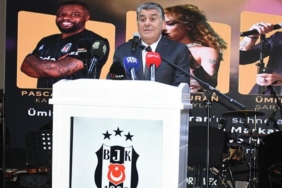 serdal-adali-down-sendromlu-ve-yetim-cocuklara-yardim-gecesine-katildi-MMqu7jFM.jpg