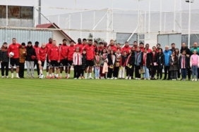 sivasspor-antrenmanina-ziyaret-jD5udszm.jpg