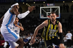turk-telekom-evinde-fenerbahceyi-devirdi-seriyi-esitledi-PlnuuQun.jpg