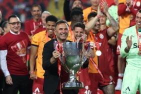 turkiye-kupasinda-sampiyon-olan-galatasaraya-cilgin-prim-cifte-kupada-kesenin-agzi-acildi-lYyIfmOx.jpg