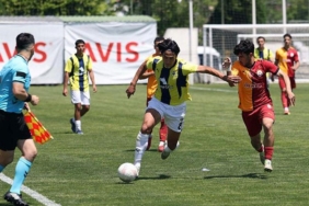 u19-derbisinde-kazanan-cikmadi-mac-sonucu-fenerbahce-galatasaray-2-2-Buj7OVSF.jpg