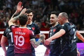 ziraat-bankkart-voleybol-takimi-5-isimle-yollarini-ayirdi-OQgO5EMq.jpeg