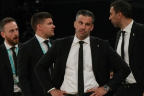 anadolu-efes-galibiyeti-sonrasi-besiktas-basantrenoru-dusan-alimpijevic-sozumu-tuttum-cu4lprfQ.jpg