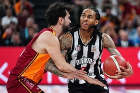 besiktas-derbide-galatasarayi-farkli-yendi-yari-finale-yukseldi-bW9msW6B.jpg