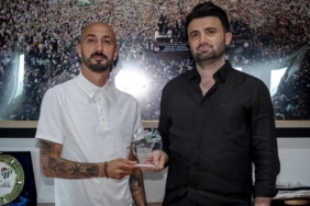 bursaspor-ahmet-ilhan-ozek-ile-yollarini-ayirdi-NUel6J8j.jpg