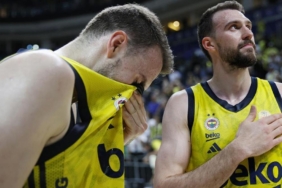 fenerbahce-taraftarindan-marko-gudurice-sevgi-gosterisi-gozyaslarini-tutamadi-mJly6Zcz.jpg