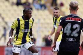 fenerbahcede-degismeyen-tek-isim-fred-EON1jYQQ.jpg