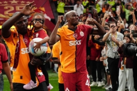 galatasaray-ile-osimhen-arasinda-pazarlik-yeni-bir-teklif-daha-nOkpbSL7.jpg