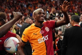 galatasarayda-artik-top-osimhende-kalmaya-daha-yakin-baNJTmkQ.jpg