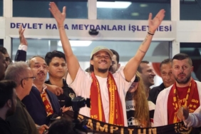 galatasarayda-leroy-sane-coskusu-avrupa-gundemine-damga-vurdu-3TYJjD8X.jpg