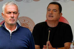 jose-mourinho-acun-ilicaliya-bu-kagidi-vermis-fenerbahcedeki-krizin-perde-arkasi-ortaya-cikti-Q7qlzzOA.jpg