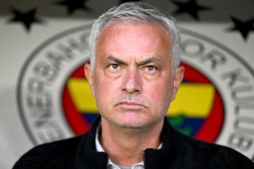 jose-mourinhonun-yeni-yardimcisi-belli-oldu-fenerbahce-imzayi-attiriyor-y8sPhwXf.jpg