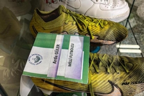 mill-yildiz-arda-guleri-real-madride-transfer-ettiren-kramponlar-muzede-sergileniyor-jZMOtjKw.jpg