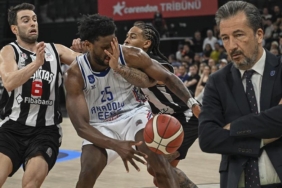 ozet-anadolu-efes-besiktas-fibabanka-mac-sonucu-94-87-efes-seride-one-gecti-CDtPmnMA.jpg