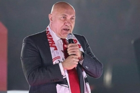 samsunsporda-yuksel-yildirim-yeniden-baskanliga-secildi-NgG2nO25.jpg
