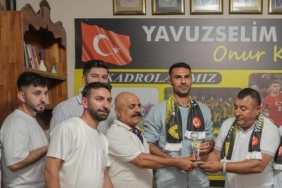 zeki-celik-futbola-basladigi-takimi-unutmadi-ekipman-destegi-k6rrfQsO.jpg
